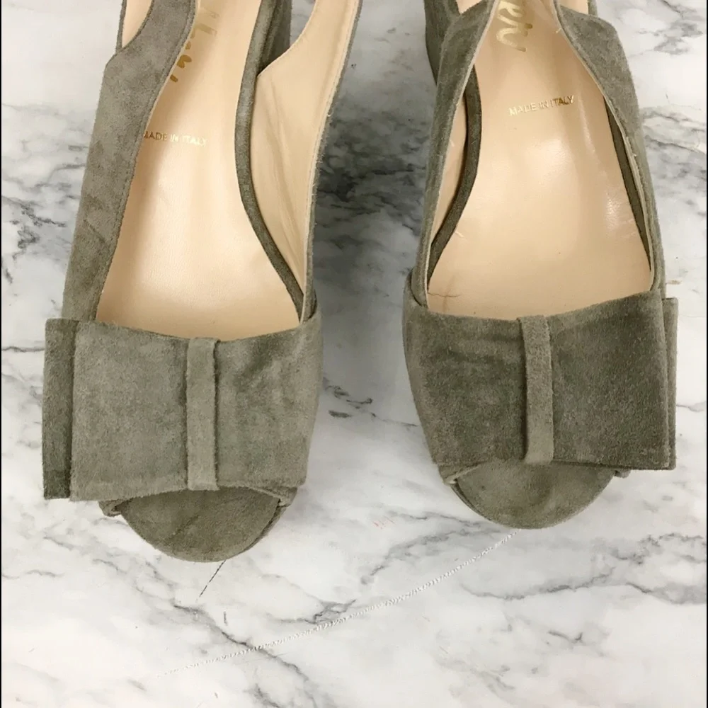 Butter olive green